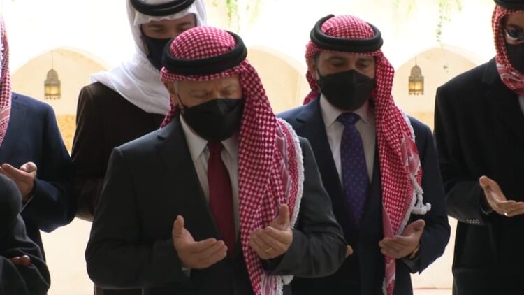 أول ظهور لملك الأردن مع الأمير حمزة بعد الأحداث الأخيرة