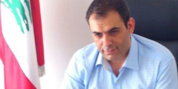 الحل الوحيد للازمة اللبنانية، وخفض الدولار وعودة الودائع