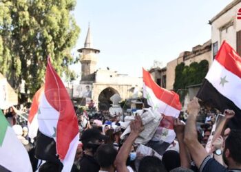 أهالي دمشق يواصلون الانتخاب بكثافة مع تمديد فترة الاقتراع لخمس ساعات