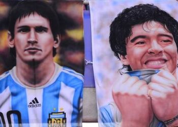 أوجه الشبه والاختلاف بين الأسطورة مارادونا وميسي!