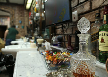 إحباط محاولات تهريب أكثر من 66 ألف زجاجة خمر إلى السعودية…