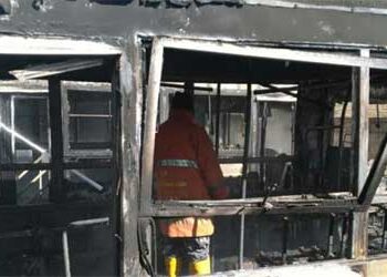 إخماد حريق بمرآب للنقل الداخلي في نهر عيشة بدمشق