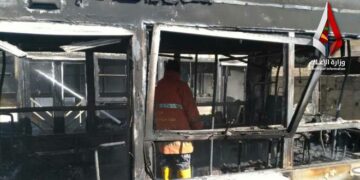 إخماد حريق في نهر عيشه بدمشق