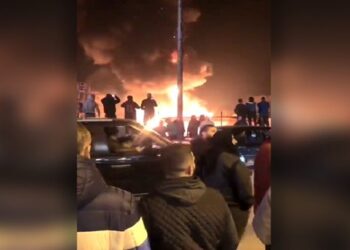 إدانات لبنانية واسعة لإحراق مخيم للاجئين السوريين