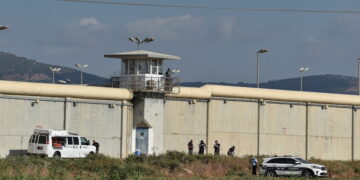 إسرائيل.. تكليف لجنة حكومية بالتحقيق في ملابسات هروب السجناء الفلسطينيين