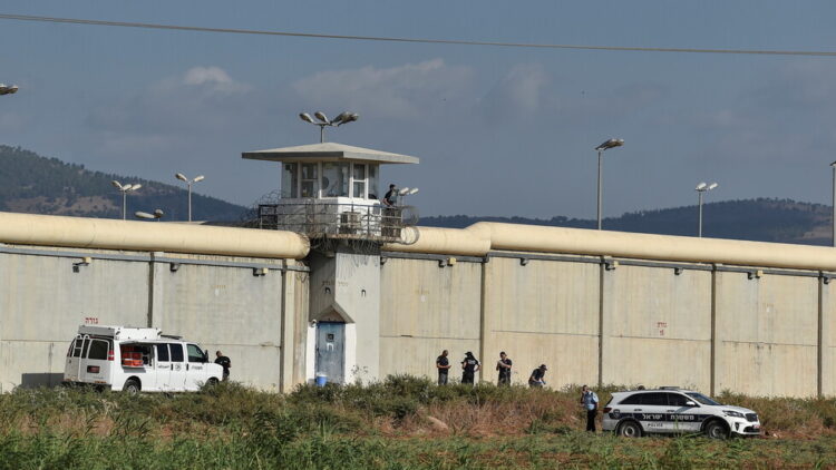 إسرائيل.. تكليف لجنة حكومية بالتحقيق في ملابسات هروب السجناء الفلسطينيين