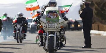 إيران تحيي اليوم الذكرى الـ 42 لانتصار الثورة الإسلامية