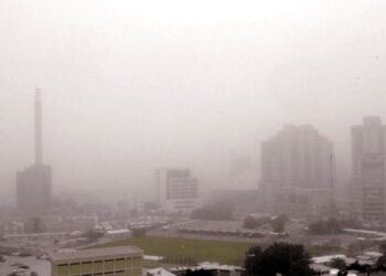 الأحوال الجوية تعطل الملاحة البحرية في الكويت