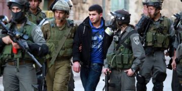 الاحتلال يعتقل فلسطينيين في القدس المحتلة