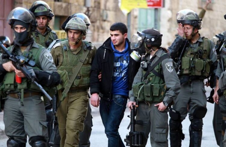 الاحتلال يعتقل فلسطينيين في القدس المحتلة