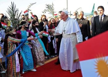 البابا فرنسيس يختتم زيارته إلى العراق