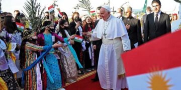 البابا فرنسيس يختتم زيارته إلى العراق