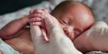 السبب وراء عدم قدرة البشر على تذكر أي شيء من الطفولة المبكرة!