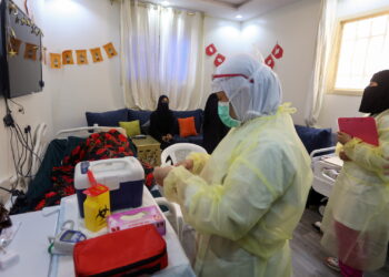 السعودية تسجل ارتفاعا بإصابات ووفيات كورونا