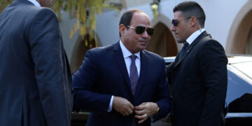 السيسي يعلن استعداده لدفع 100 مليار جنيه ويكشف السبب