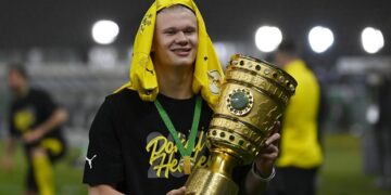 “الفتى الذهبي” هالاند “يدمر” مدافع لايبزيغ