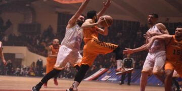 الكرامة يواصل صدارته لدوري كرة السلة للدرجة الأولى للرجال