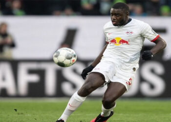 بايرن ميونيخ يعلن تعاقده مع أوباميكانو