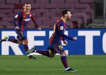 برشلونة يفوز على أتلتيك بيلباو بثنائية