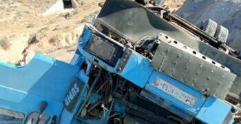 تدهور شاحنة على اتستراد دمشق حمص القديم…