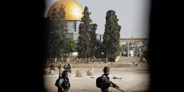 تصعيد التوتر في القدس.. ودوي انفجارات يطلق صافرات الإنذار