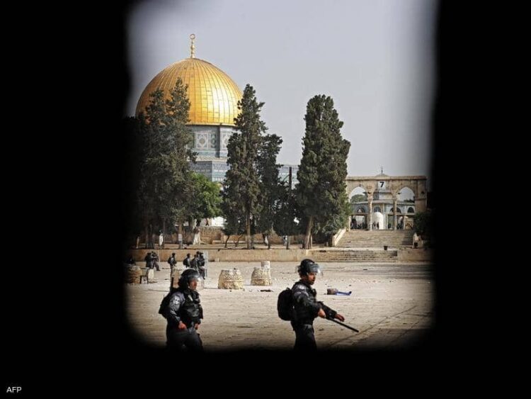 تصعيد التوتر في القدس.. ودوي انفجارات يطلق صافرات الإنذار