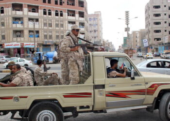 تنظيم “القاعدة” يخطف ستة من عناصر الأمن اليمني