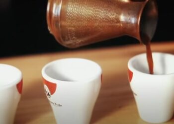 ثلاثة فناجين من القهوة يوميا تقلل من خطر النوبات القلبية