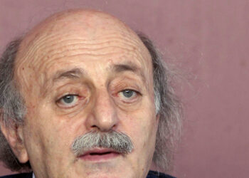 جنبلاط يسأل: لماذا مات فجأة ملف ترسيم الحدود مع إسرائيل؟