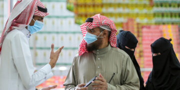 حصيلة إصابات كورونا تتخطى الألف في السعودية
