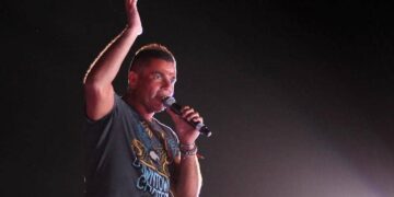 حفلة عمرو دياب تثير جدلا في الأردن