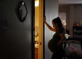 دولة خليجية تلغي عقوبة الحمل خارج إطار الزواج!