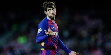 سيرجي روبرتو يرفض صيغة تجديد عقده مع برشلونة