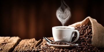 شرب القهوة يوميا قد يحمي الرجال من سرطان خطير!