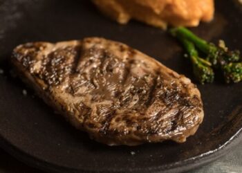 شريحة اللحم الأكثر شعبية “تُطبخ” بطابعة ثلاثية الأبعاد