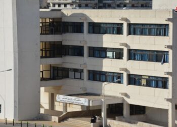 طالبة جامعية تتعرض للطعن بالسكين في السكن الجامعي