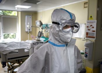 عالمة أوبئة تحذر من الإصابة بنوبة قلبية وجلطة دماغية بعد “كوفيد-19”