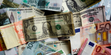 عجز مالي بمعظم دول الخليج هذا العام