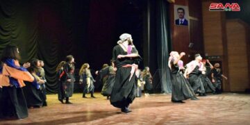 عمل استعراضي لفرقة نيرفانا على مسرح قصر الثقافة بحمص