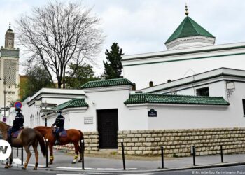 فرنسا.. جولة جديدة في الحملة ضد “الانفصالية”