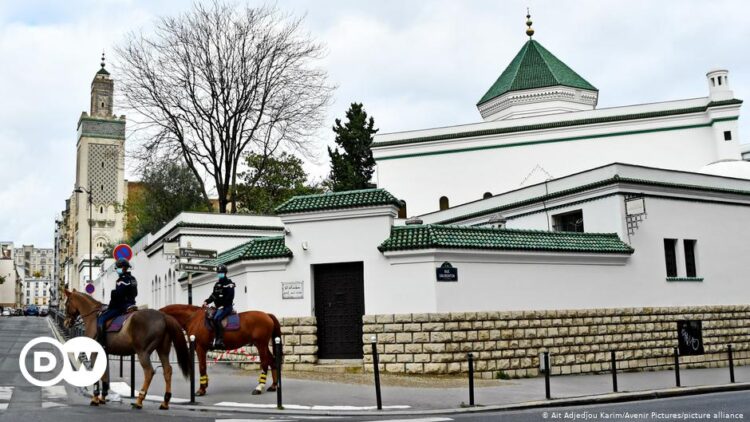 فرنسا.. جولة جديدة في الحملة ضد “الانفصالية”