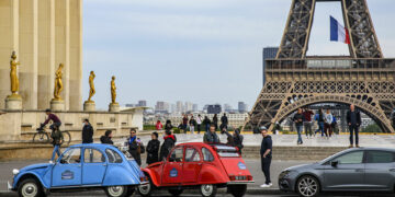 فرنسا: رفع حظر التجول كلياً و إلغاء إلزامية ارتداء الكمامات