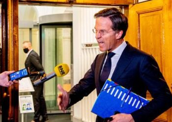 فضائح تلاحق الحكومة الهولندية وتجبر رئيسها على الاستقالة