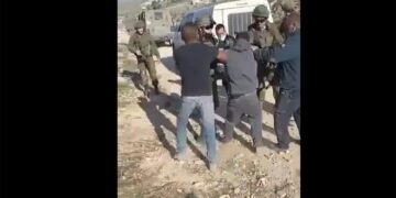 فلسطين : إصابة شخص برصاص الاحتلال