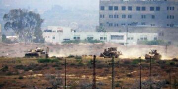 قتلى إثر انفجار عبوة ناسفة في حافلة تقل فريق كرة قدم بدولة عربية