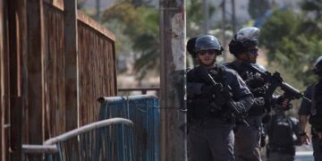 قوات الاحتلال تقتحم الأقصى وتقوم بحملات اعتقال