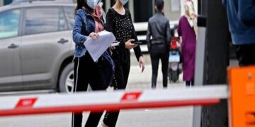 لبنان يبدأ يومه الأول من الإغلاق العام لمواجهة تفشي كورونا