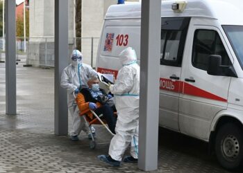 لماذا لا يتحمل كبار السن COVID-19