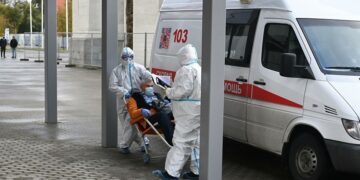 لماذا لا يتحمل كبار السن COVID-19