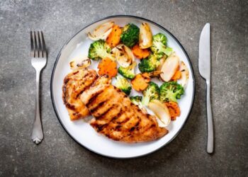 ماذا يحدث للجسم عند تناول وجبة طعام واحدة في اليوم؟